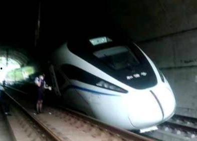 高铁火车事故视频,揭秘事故现场纪实