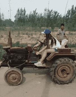 开拖拉机搞笑视频配音,欢乐配音笑翻天