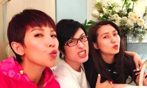 洪欣唱歌视频,音乐魅力绽放